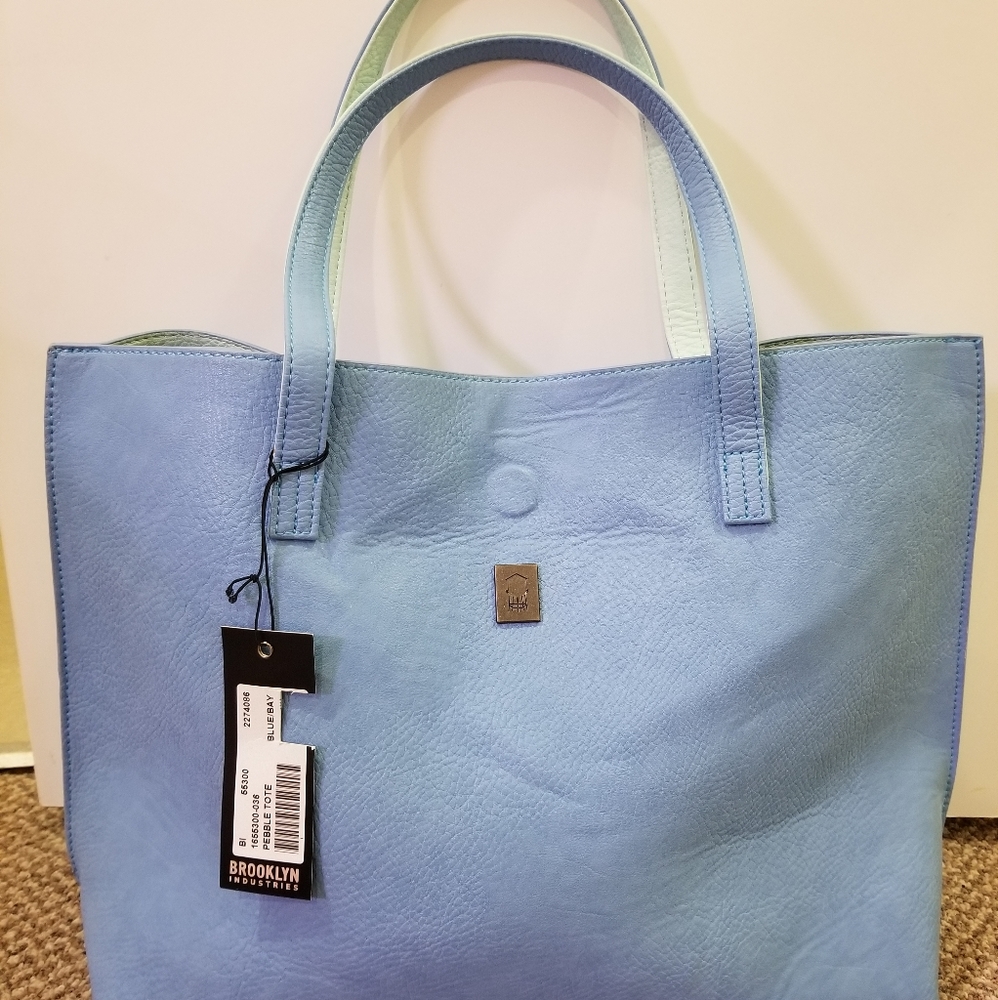 Vegan leather tote, light blue